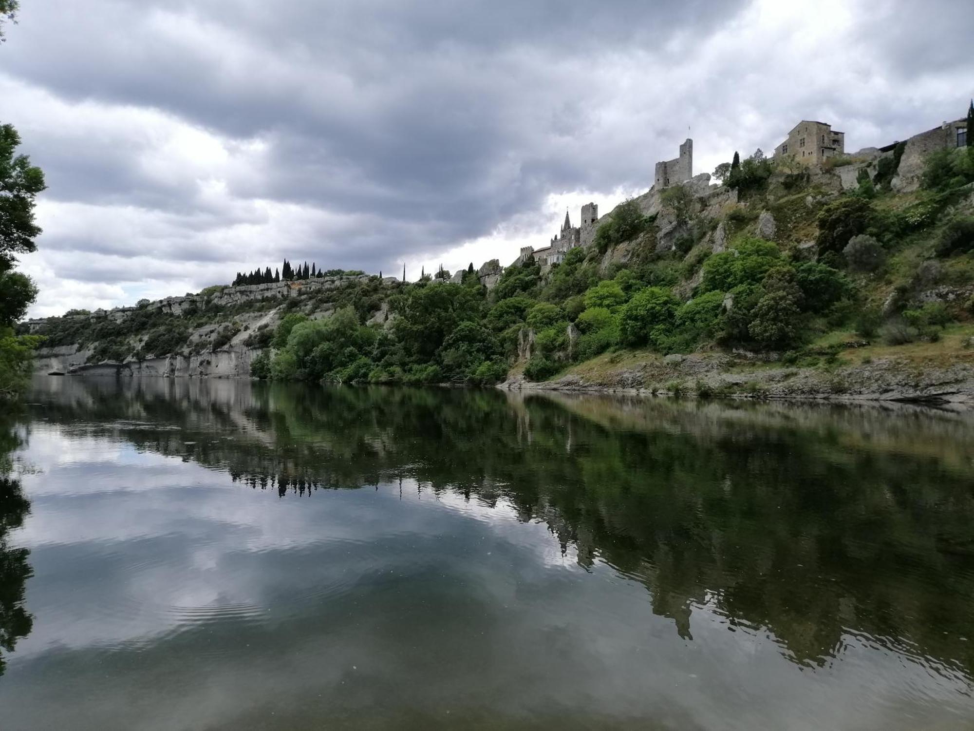 Superbe Appartement Dans Residence Avec Piscine Saint-Martin-dʼArdèche Dış mekan fotoğraf